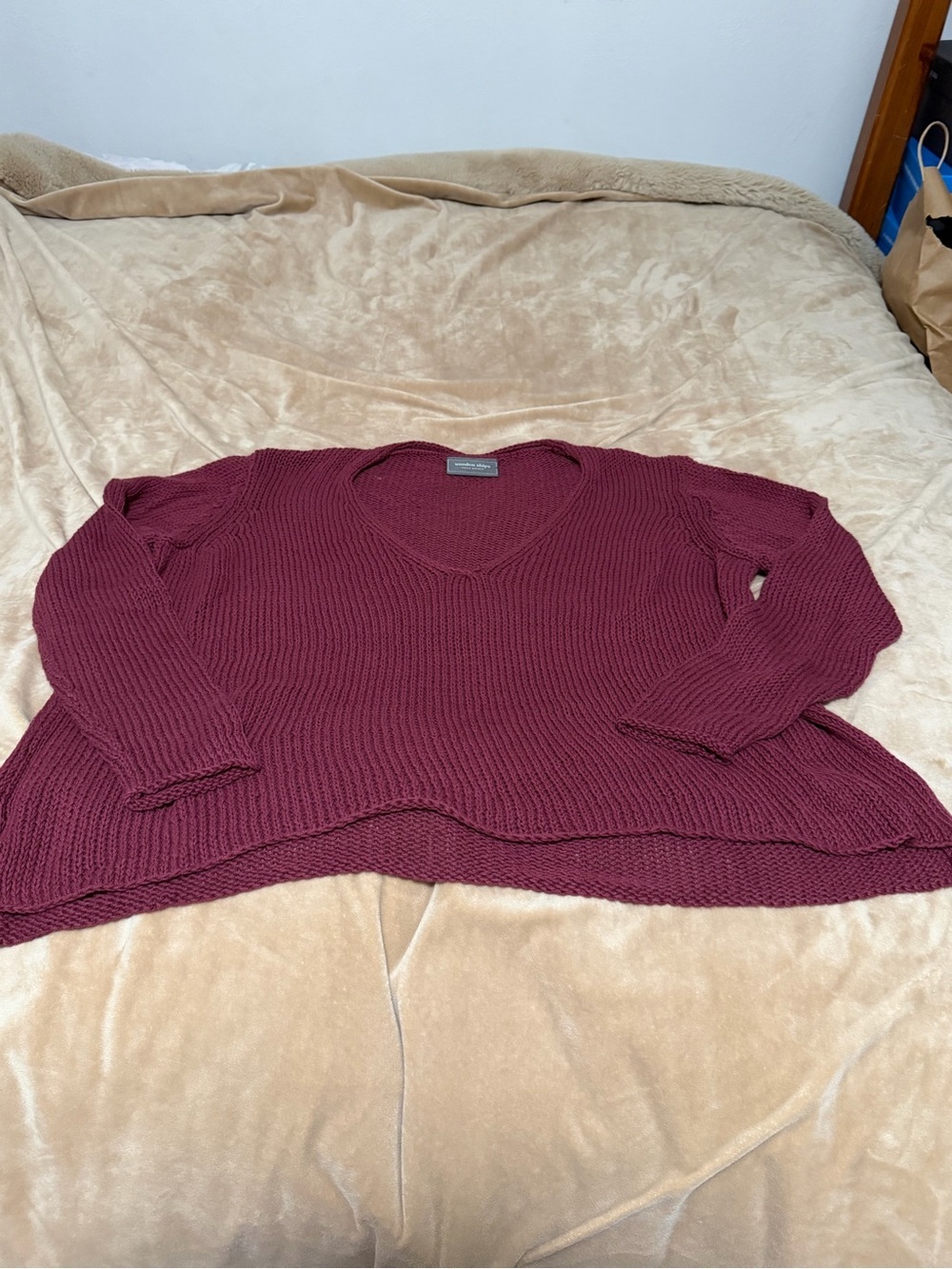 Wooden Ships Women's Cotton Blend V-Neck Sweater in Wine Size Small